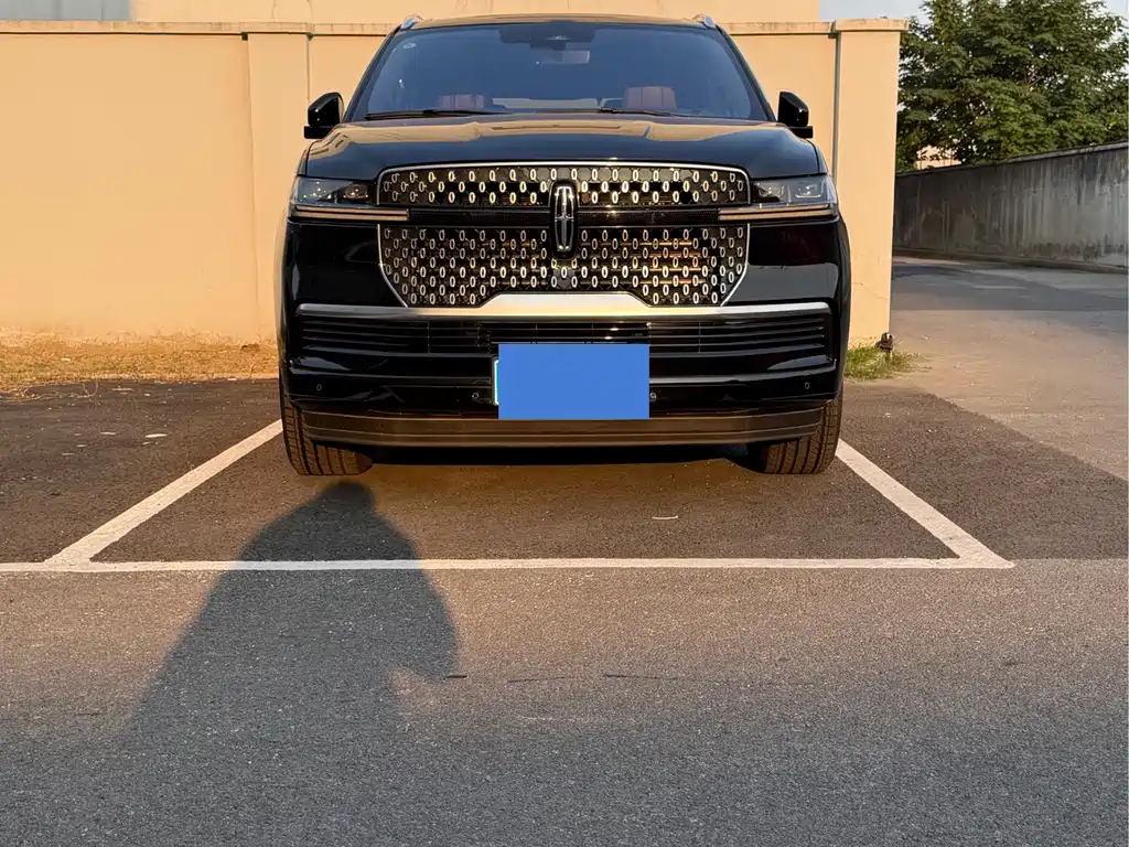 Lincoln Navigator — миниатюра 2