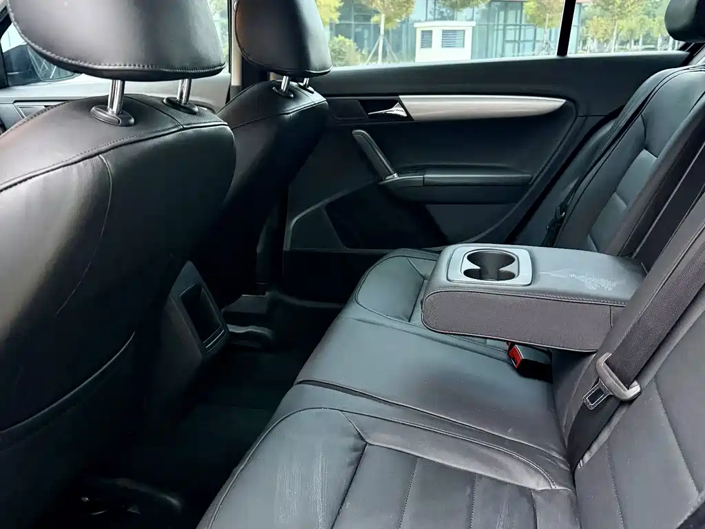 Volkswagen Lavida — миниатюра 5