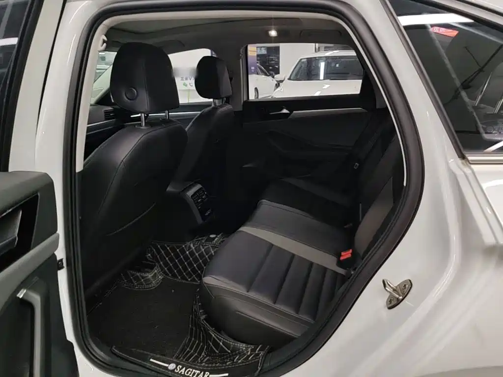 Volkswagen Sagitar — миниатюра 17