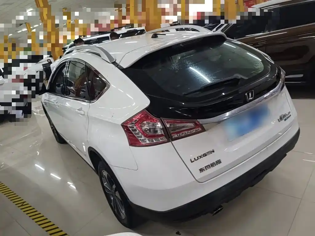 Luxgen U6 — миниатюра 5
