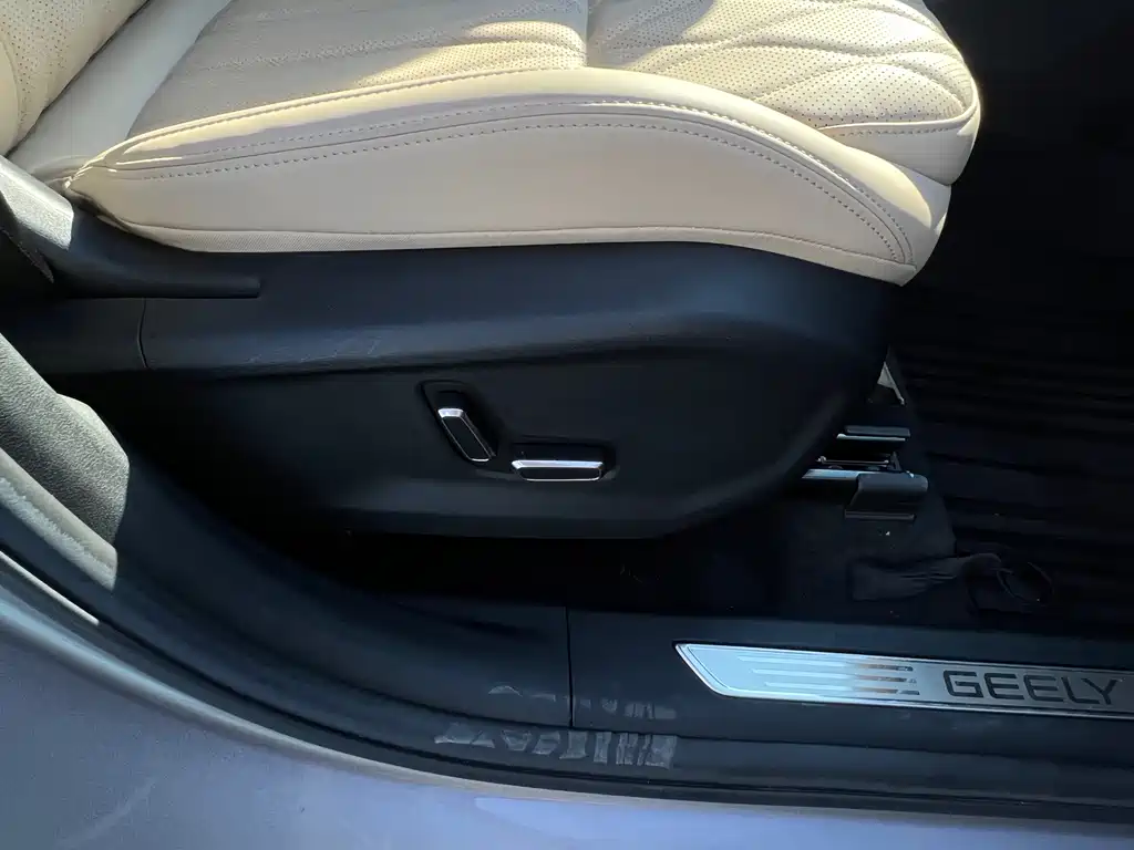 Geely Xingyue L — миниатюра 29