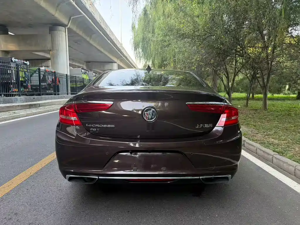 Buick LaCrosse — миниатюра 8