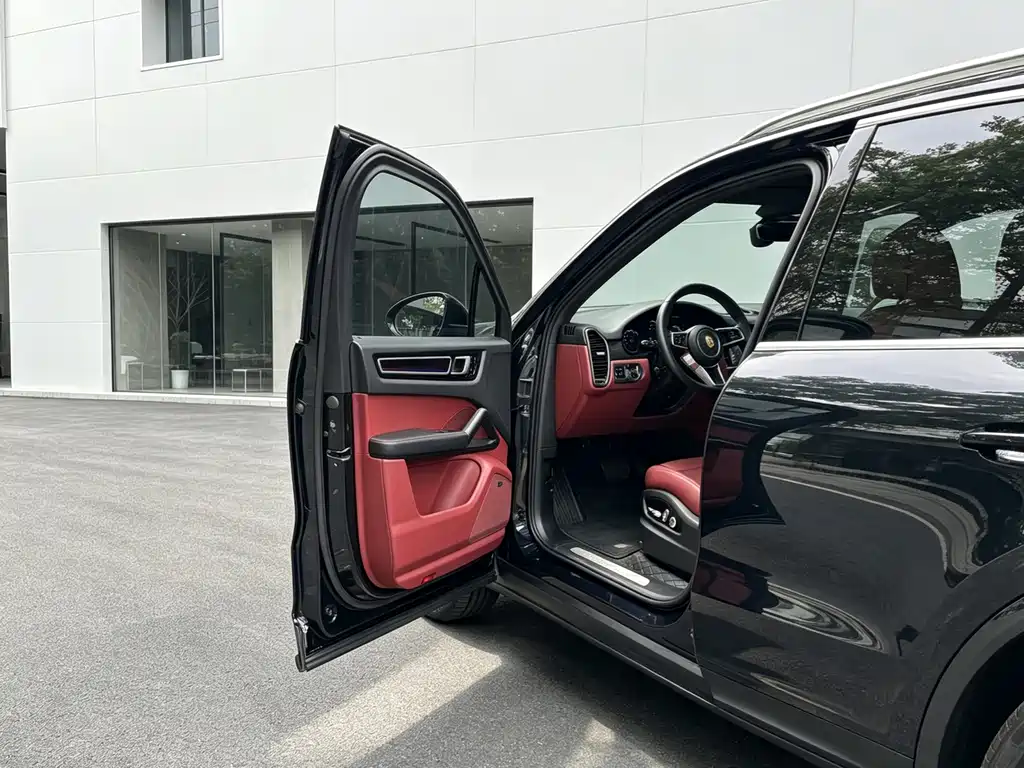 Porsche Cayenne — миниатюра 19
