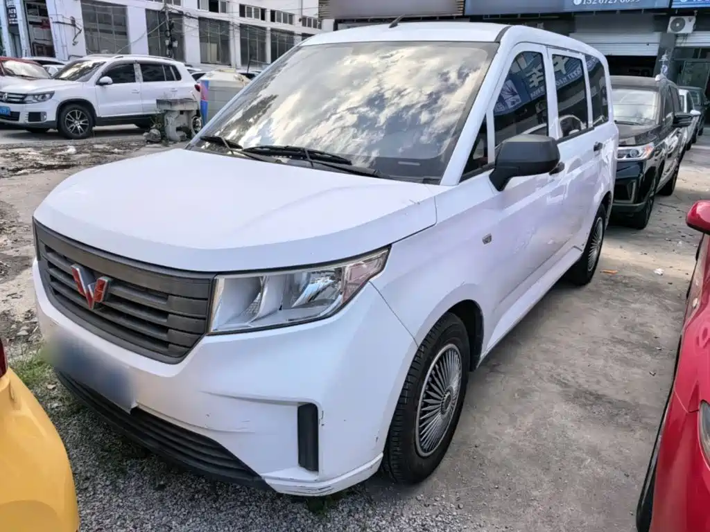Wuling Hongguang PLUS — миниатюра 2