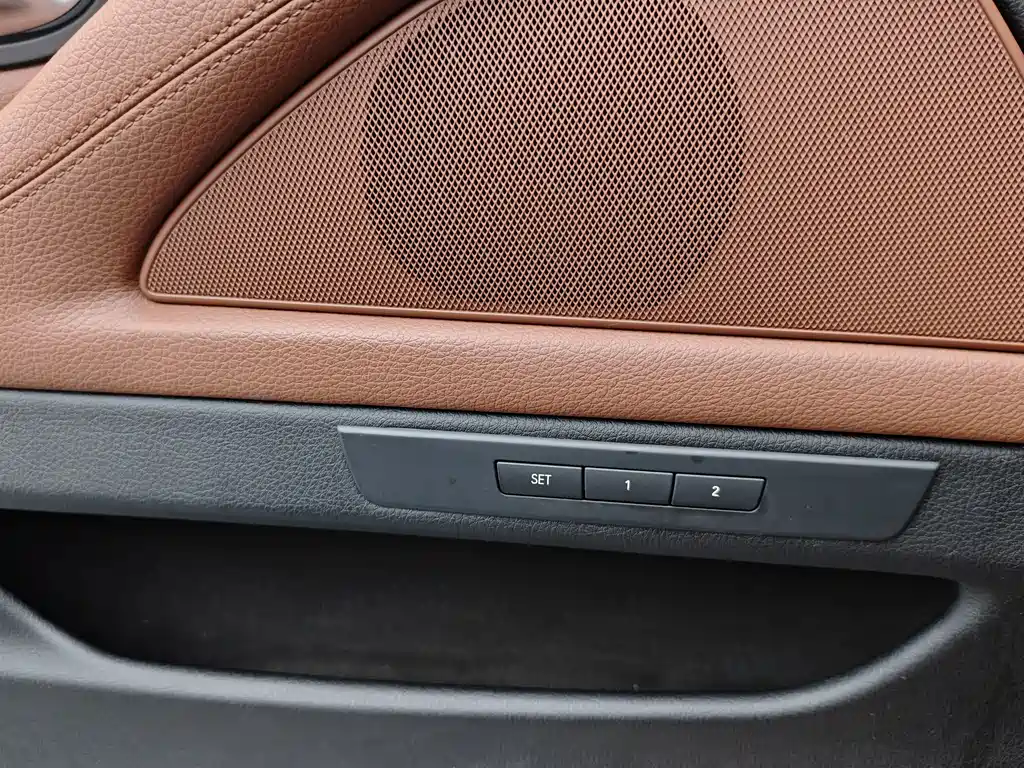 BMW 5 Series (Import) — миниатюра 7