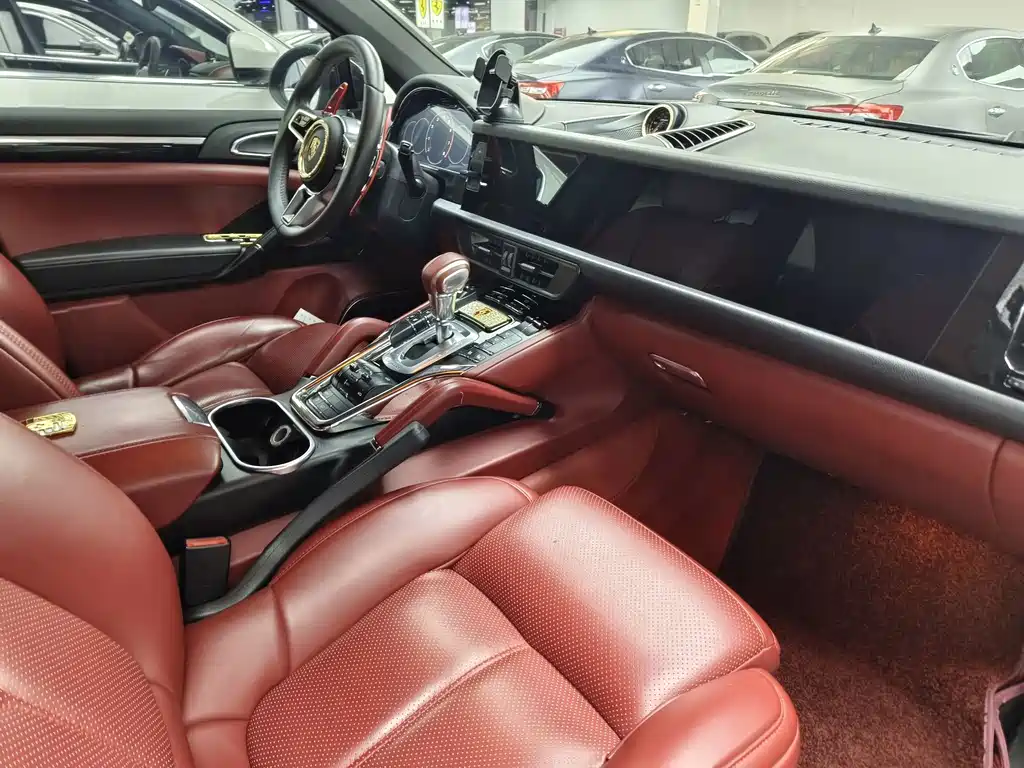 Porsche Cayenne — миниатюра 16