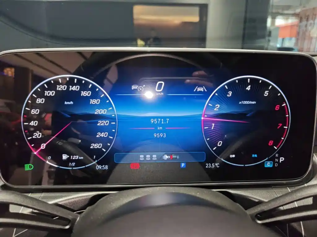 Mercedes-Benz C-Class — миниатюра 12