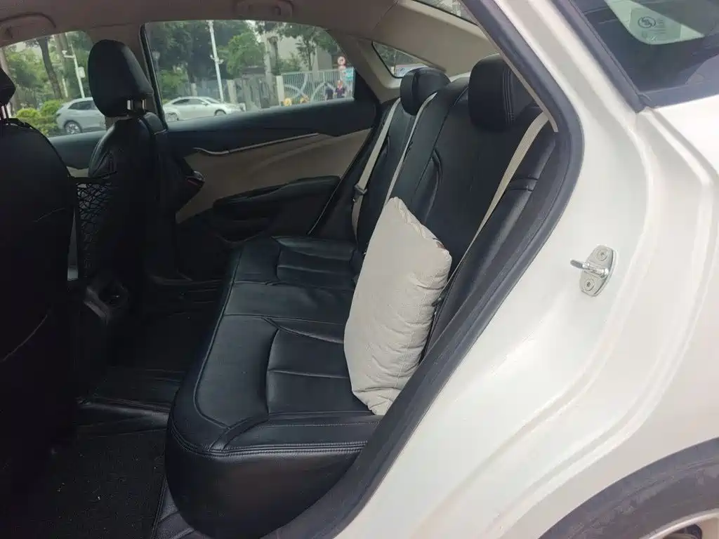Buick Excelle — миниатюра 15