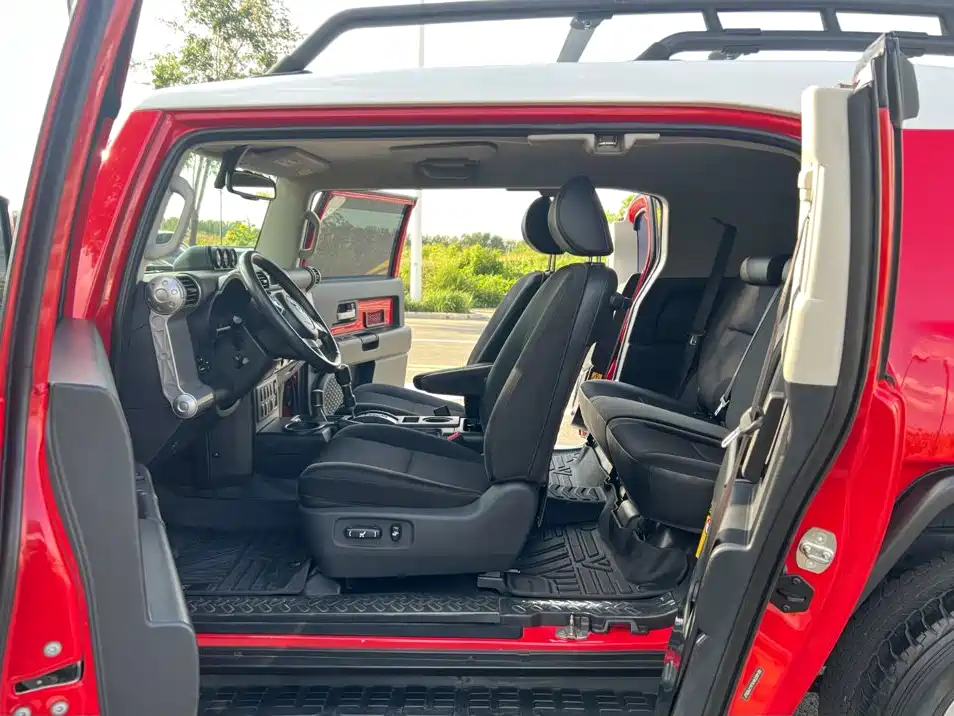 Toyota FJ Cruiser — миниатюра 17