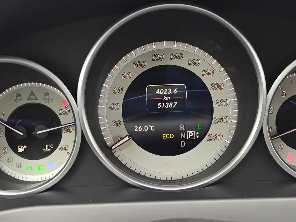 Mercedes-Benz E-Class (Import) — миниатюра 17