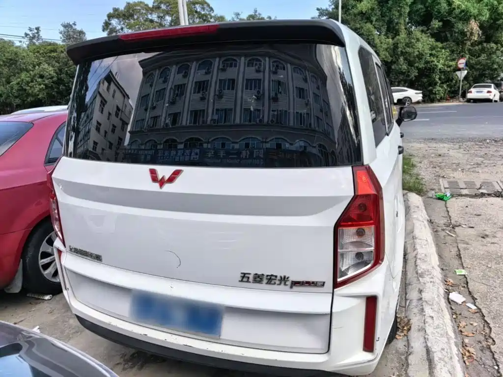 Wuling Hongguang PLUS — миниатюра 6