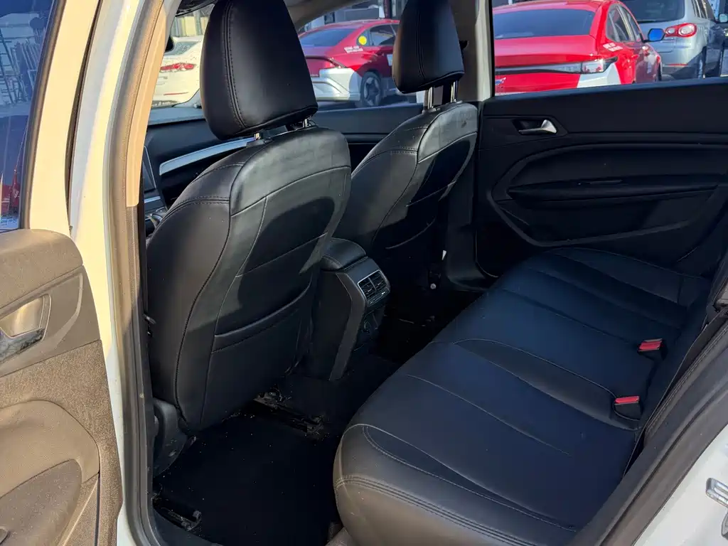 Peugeot 408 — миниатюра 5
