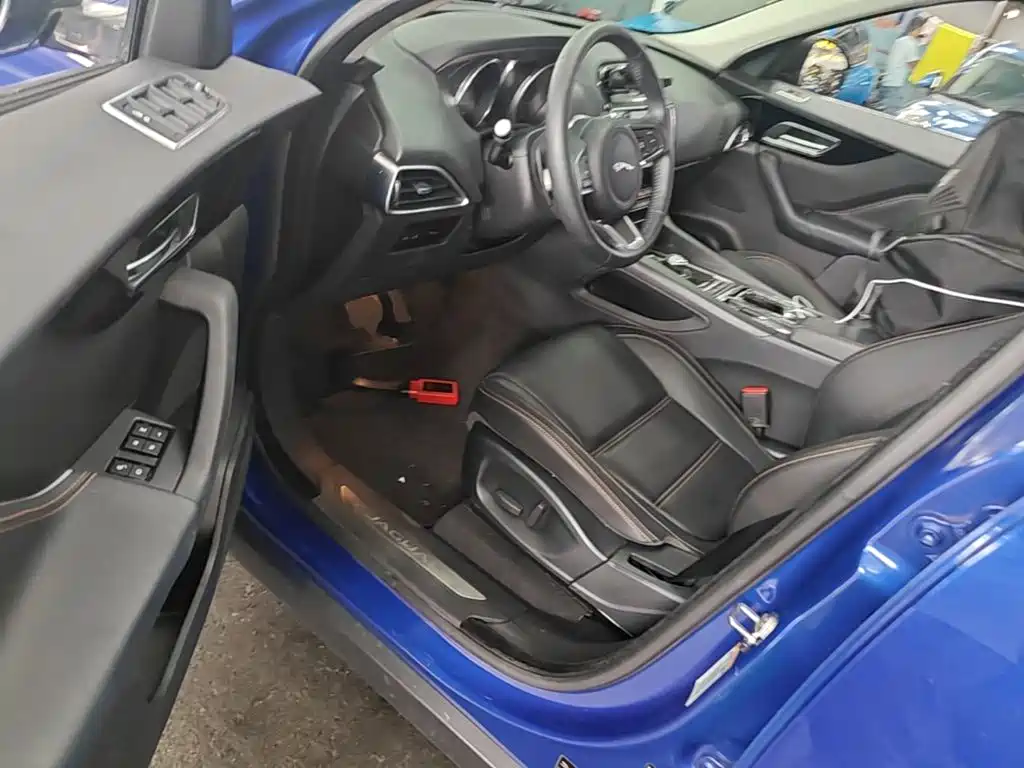 Jaguar F-PACE — миниатюра 16