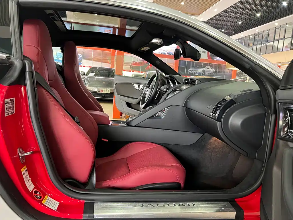 Jaguar F-TYPE — миниатюра 8