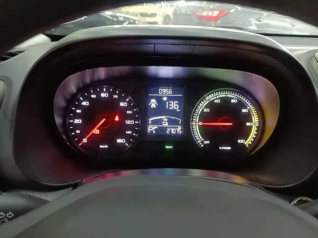 Roewe Clever — миниатюра 12