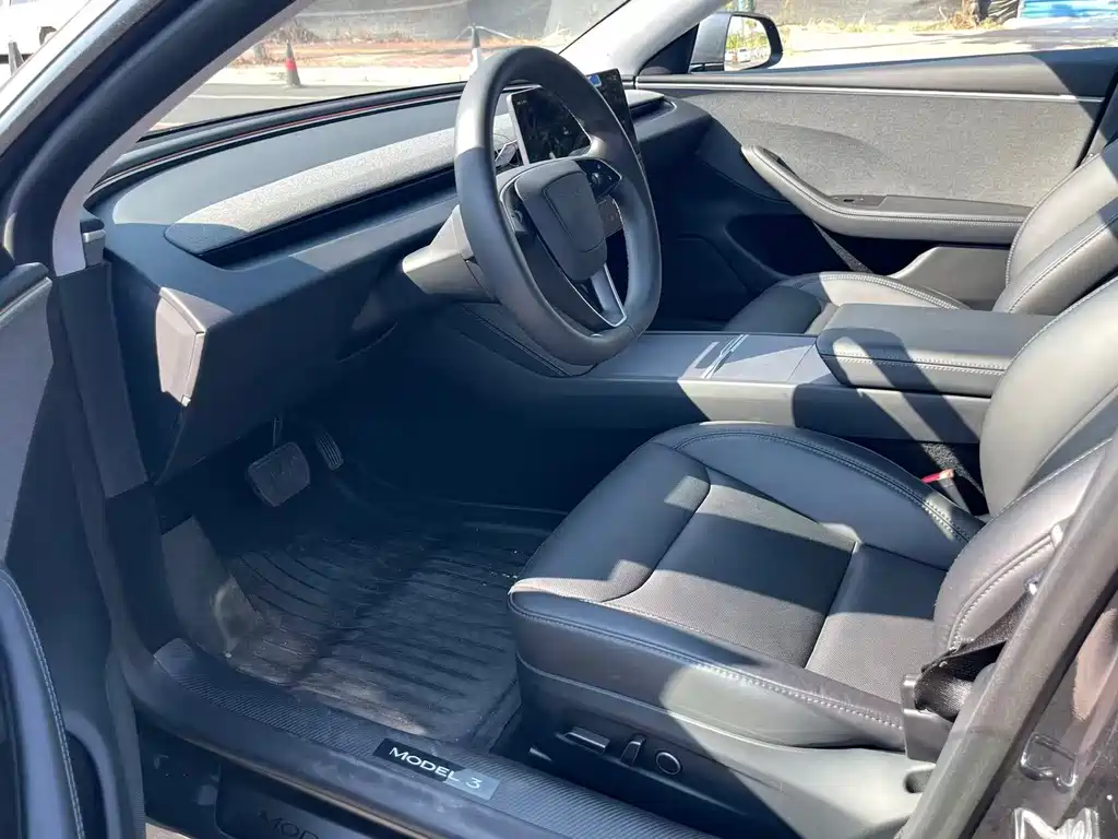 Tesla Model 3 — миниатюра 9