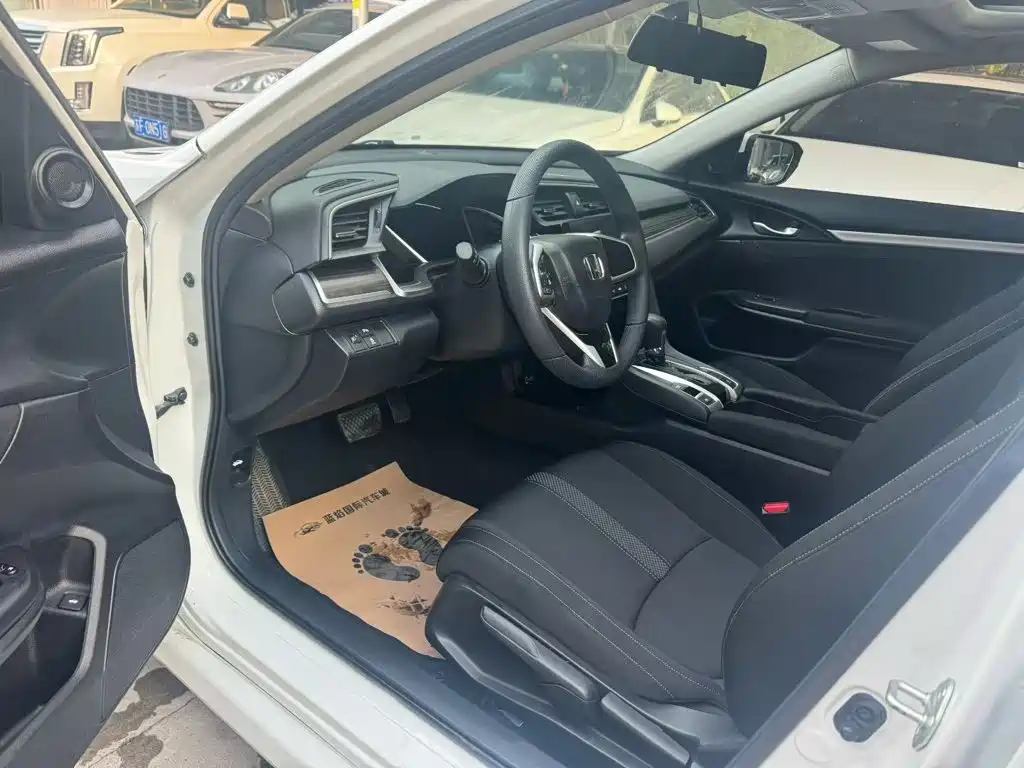 Honda Civic — миниатюра 9