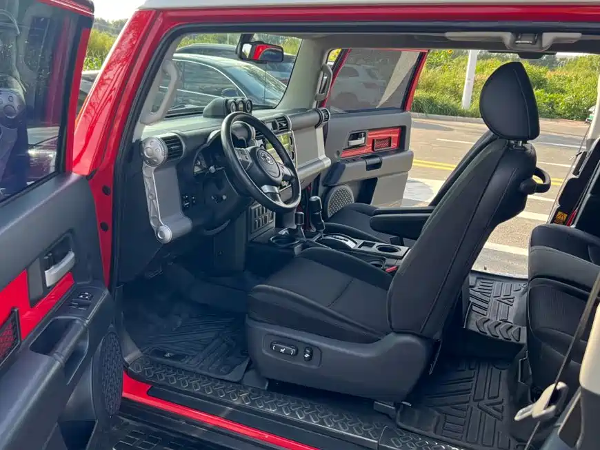 Toyota FJ Cruiser — миниатюра 18