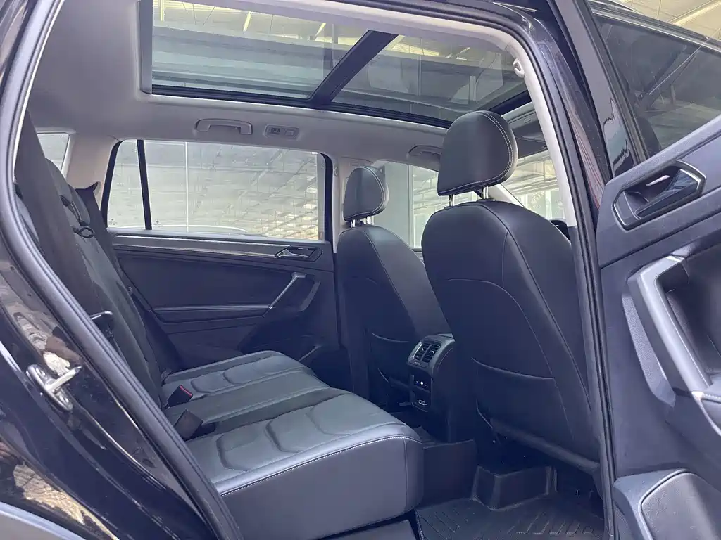 Volkswagen Tiguan L — миниатюра 11