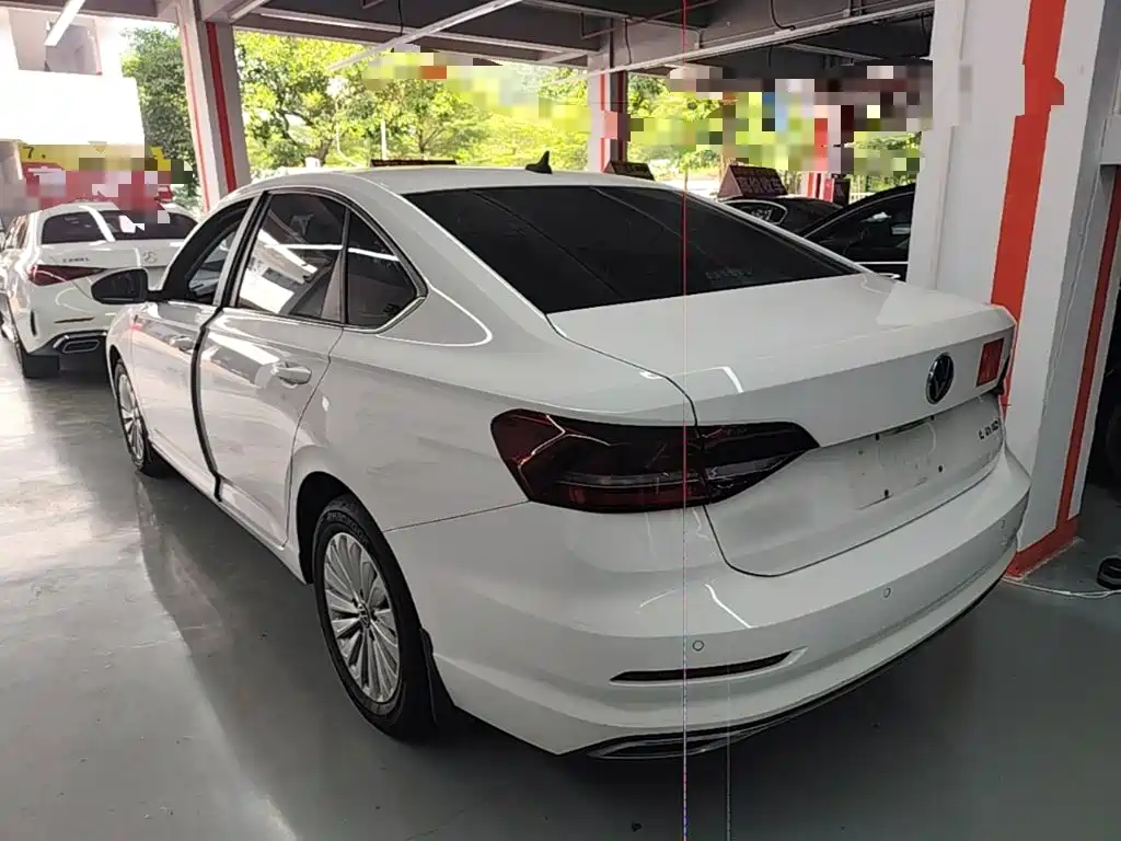 Volkswagen Lavida — миниатюра 5