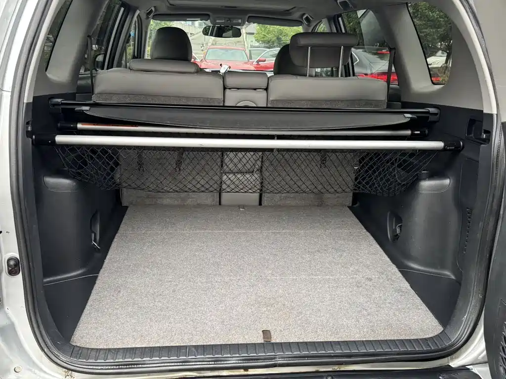 Toyota RAV4 — миниатюра 17