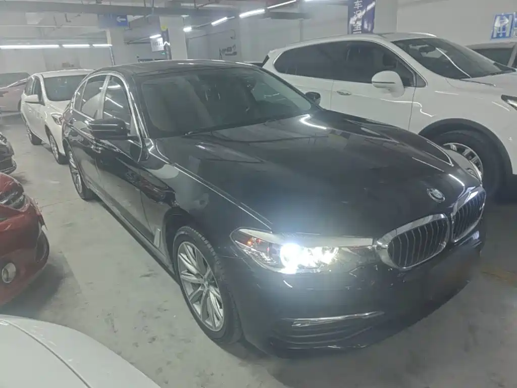 BMW 5 Series — миниатюра 4