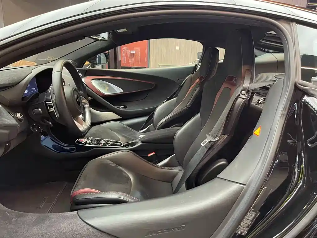 McLaren GT — миниатюра 4