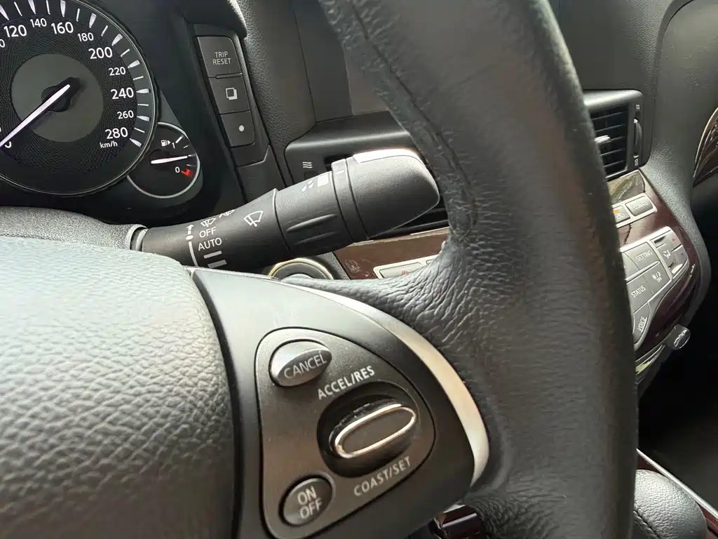 Infiniti Q70 — миниатюра 14
