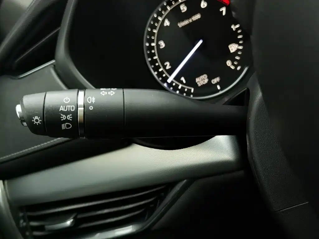 Cadillac XT4 — миниатюра 21