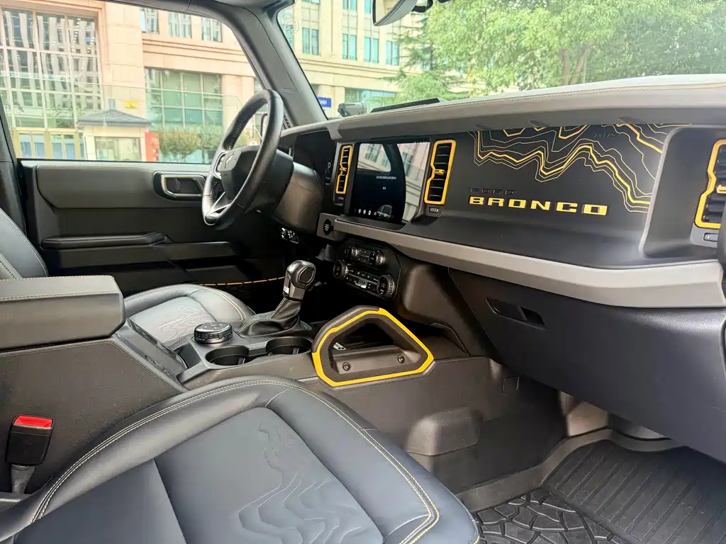 Ford Bronco — миниатюра 10