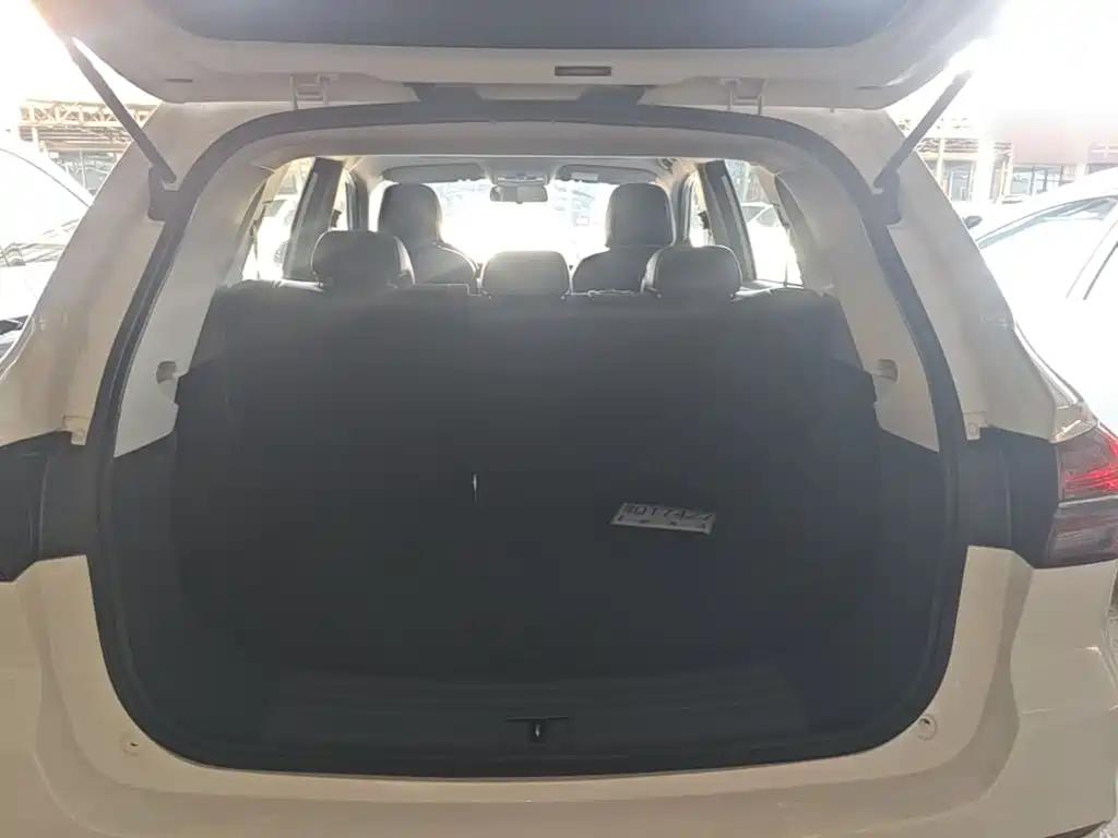 Roewe RX5 — миниатюра 19