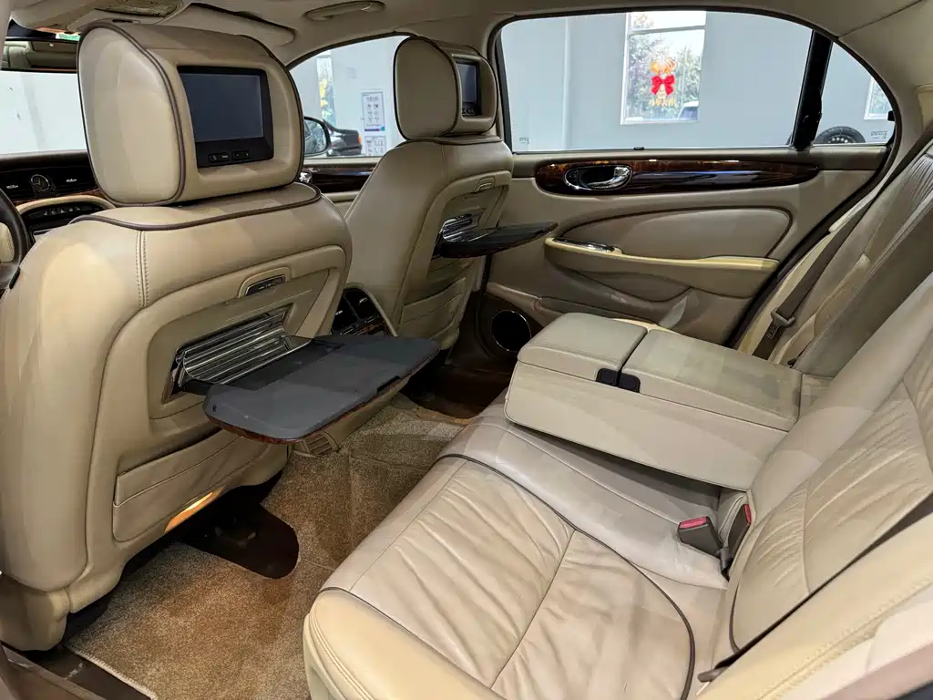 Jaguar XJ — миниатюра 9