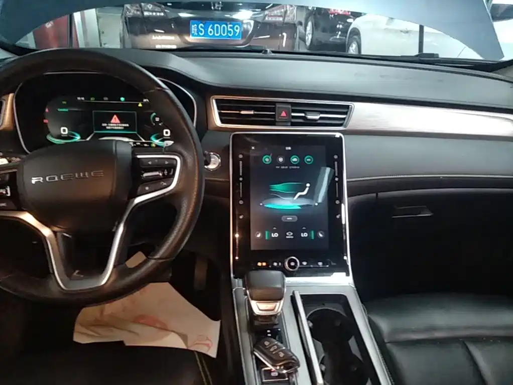 Roewe RX5 New Energy — миниатюра 13