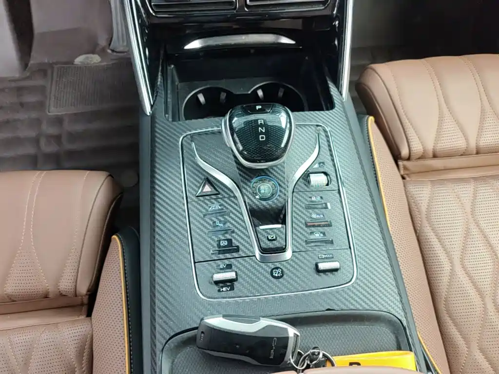 BYD Tang New Energy — миниатюра 14