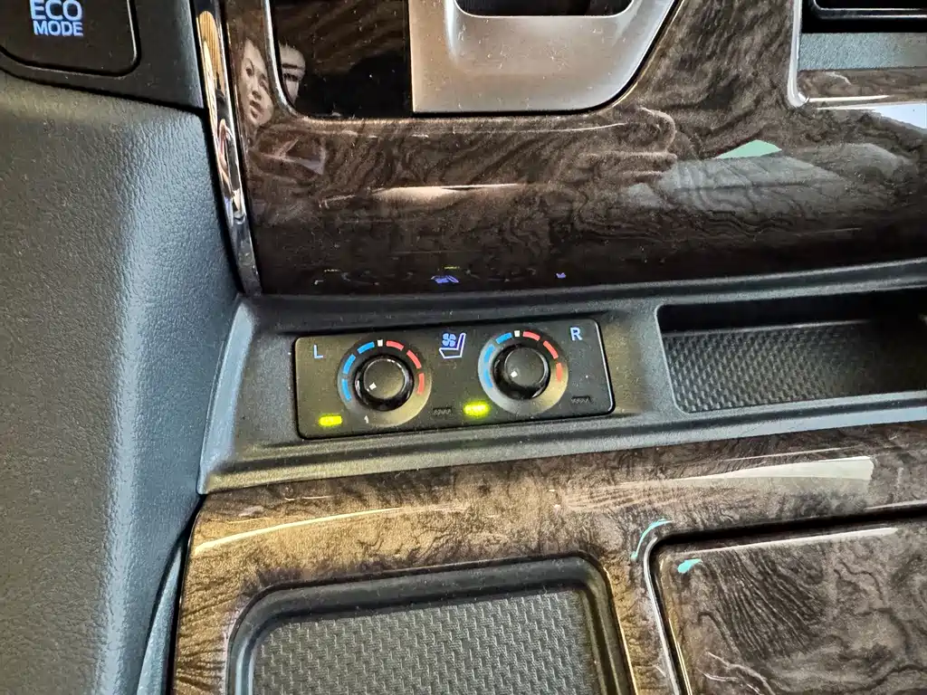 Toyota Vellfire — миниатюра 16