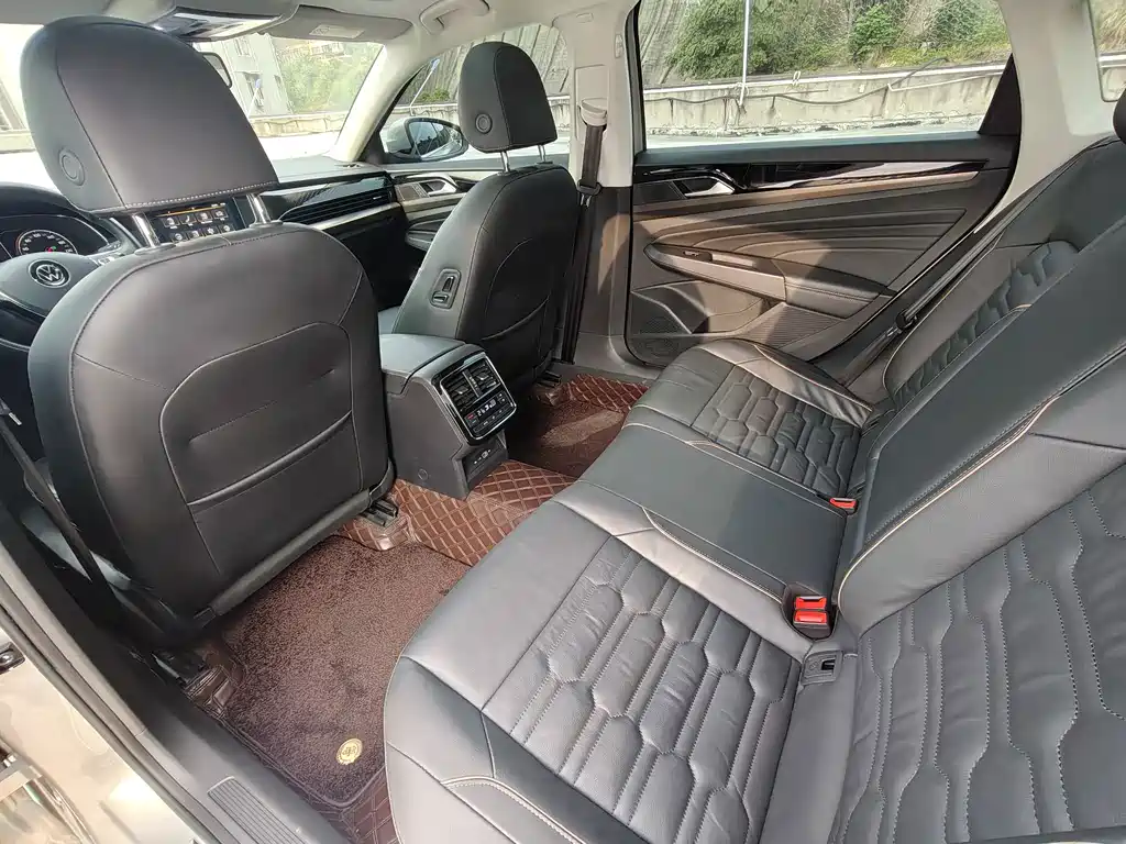 Volkswagen Passat — миниатюра 13