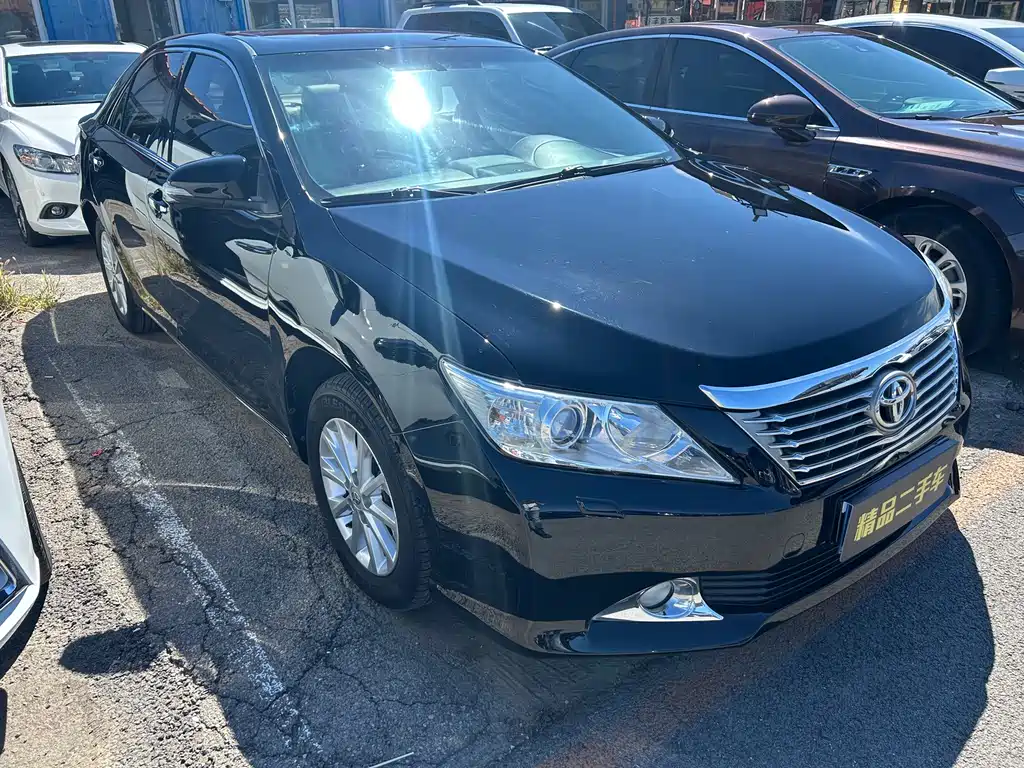 Toyota Camry — миниатюра 3