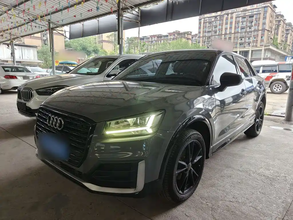 Audi Q2L