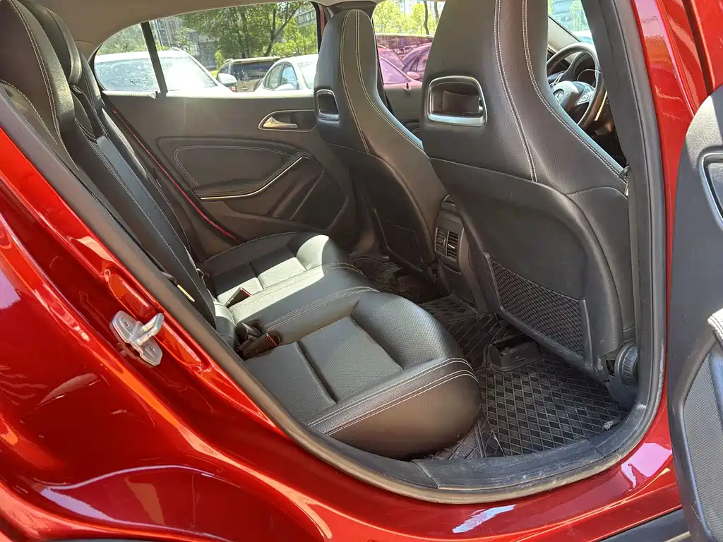 Mercedes-Benz GLA — миниатюра 8