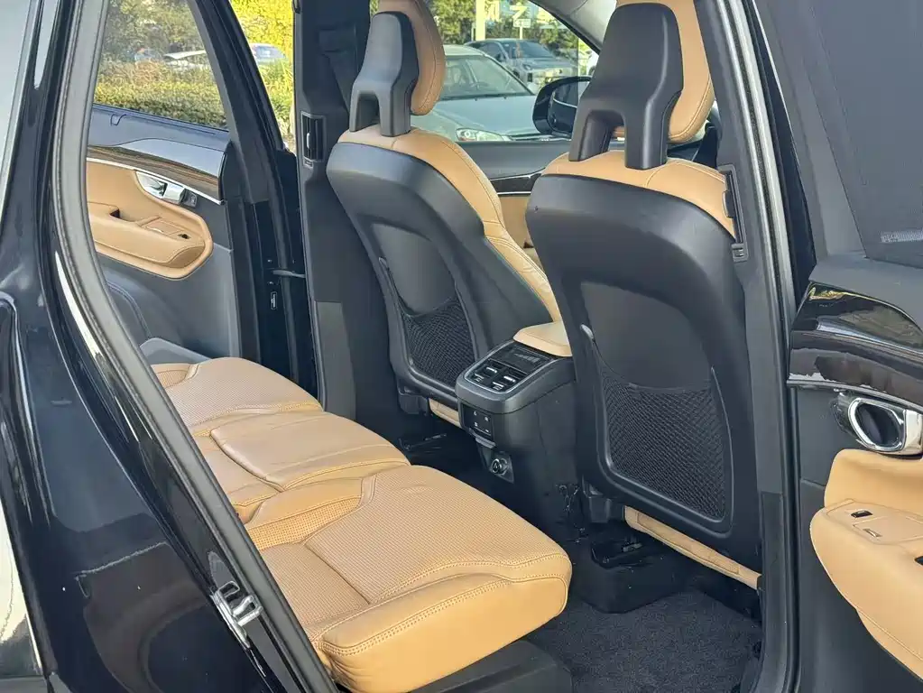 Volvo XC90 — миниатюра 14