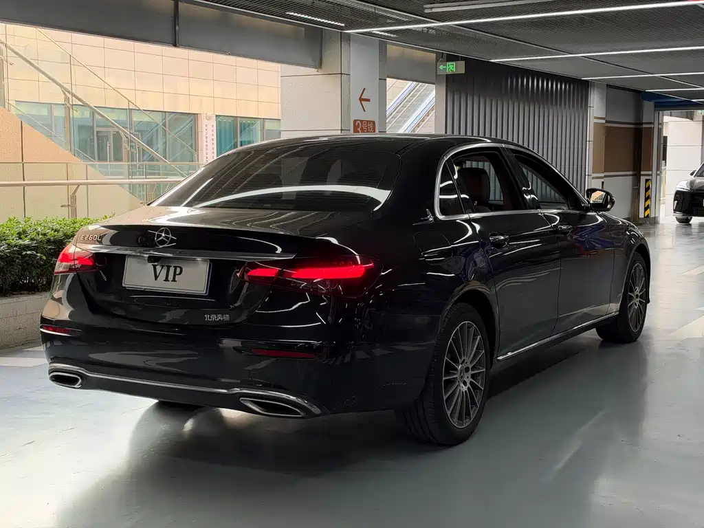 Mercedes-Benz E-Class — миниатюра 5