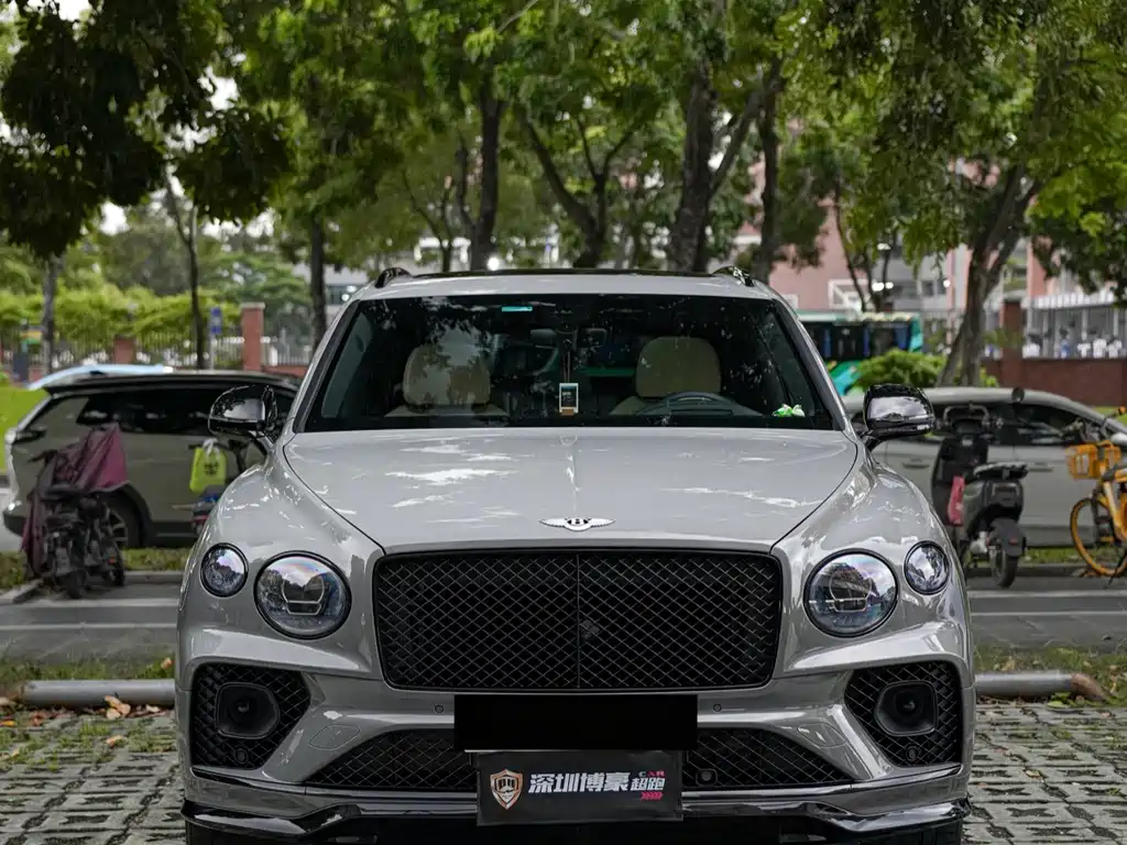 Bentley Bentayga — миниатюра 23