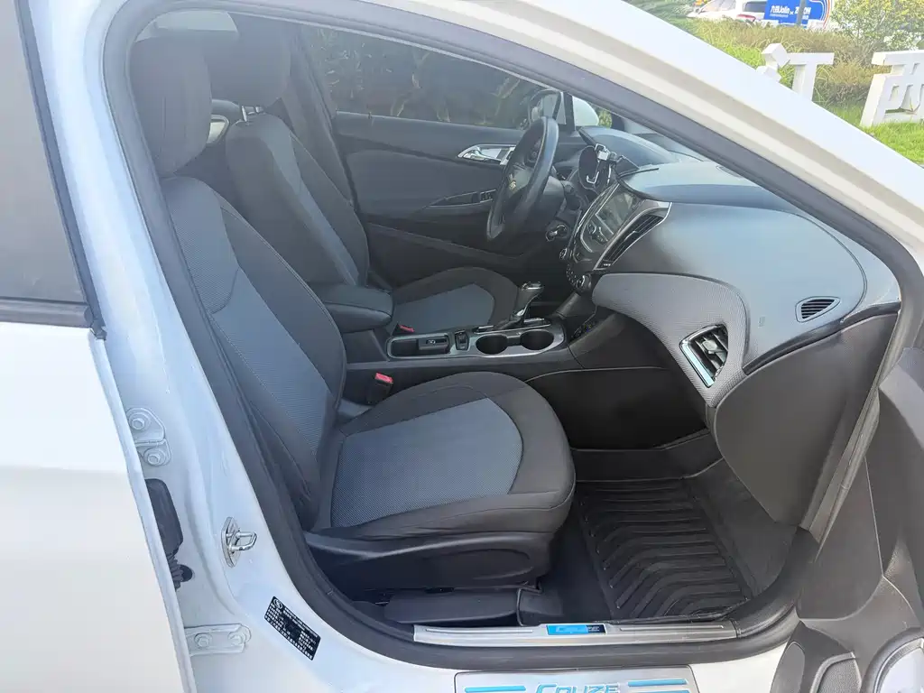 Chevrolet Cruze — миниатюра 12