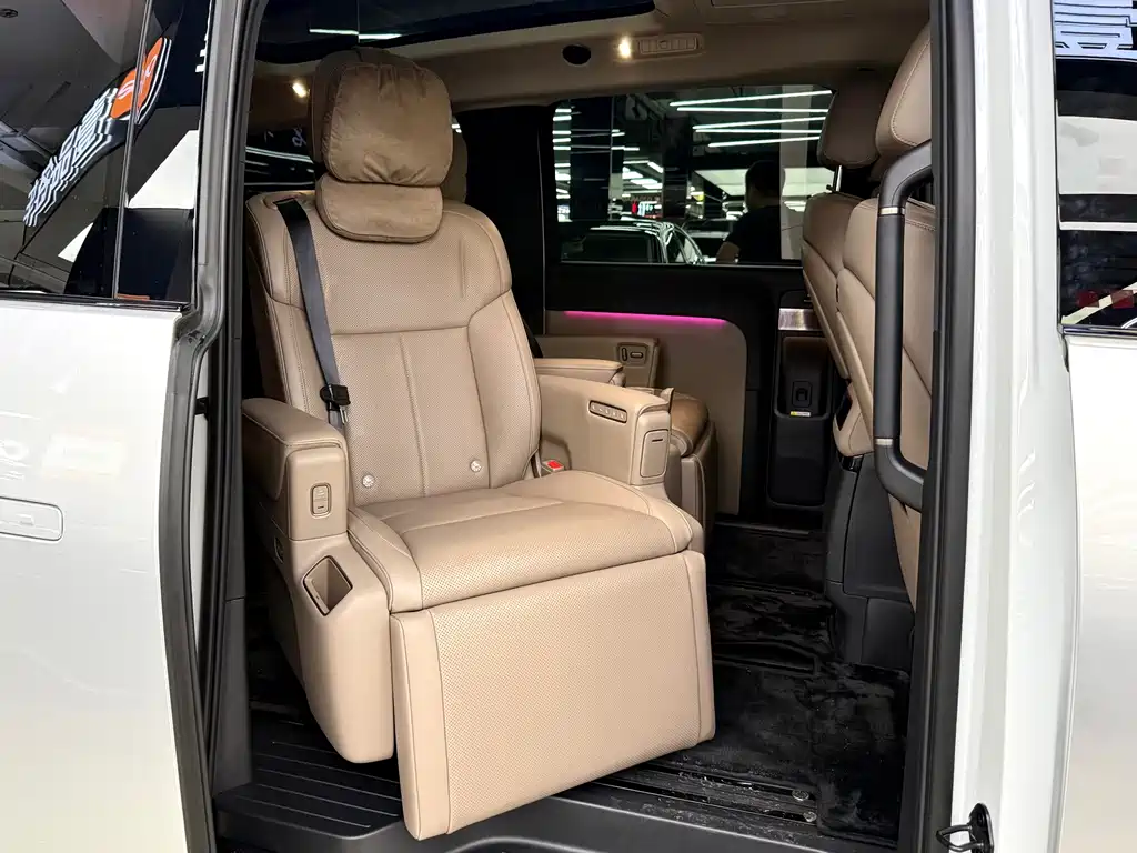 Li Auto Li MEGA — миниатюра 21