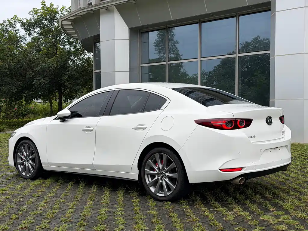 Mazda 3 Axela — миниатюра 6