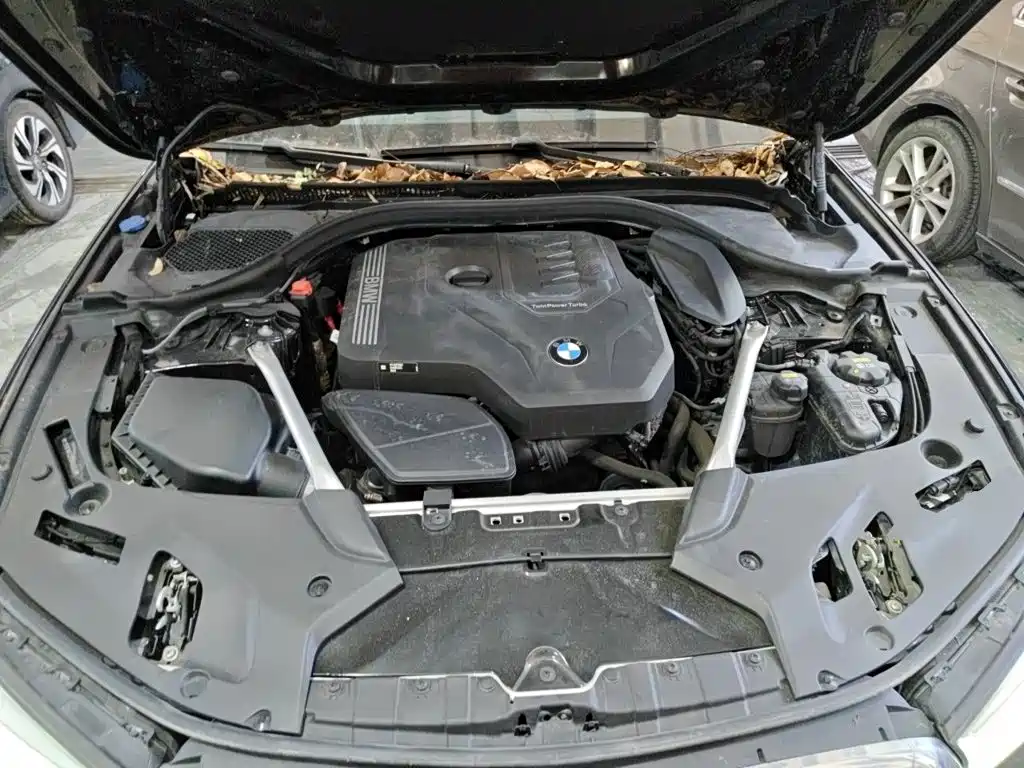 BMW 5 Series — миниатюра 11