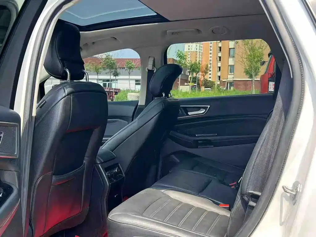 Ford Edge — миниатюра 5