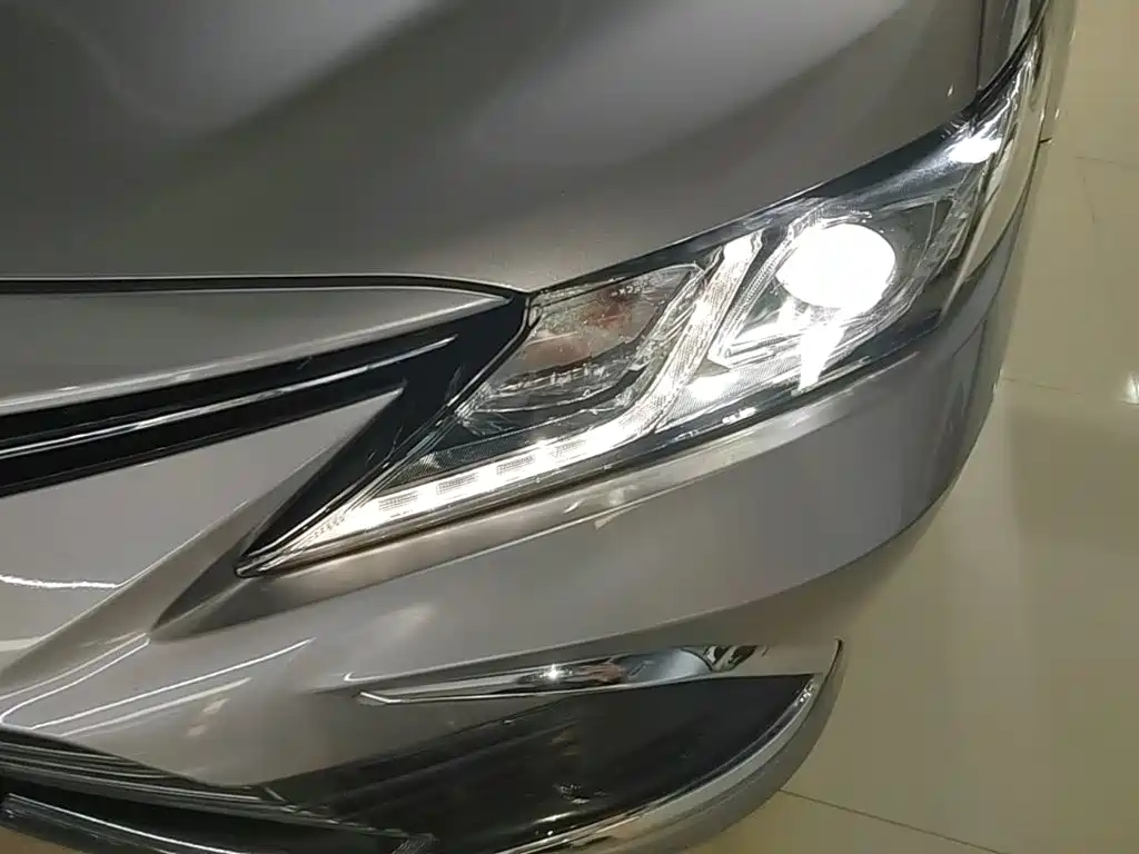 Toyota Camry — миниатюра 24
