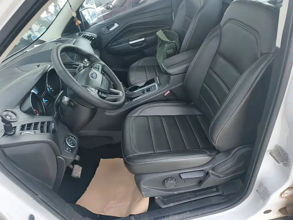 Ford Kuga — миниатюра 15