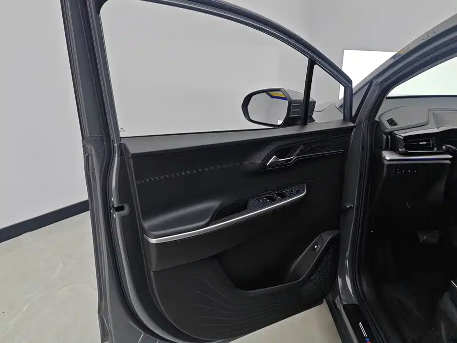 Hyundai Custo — миниатюра 7